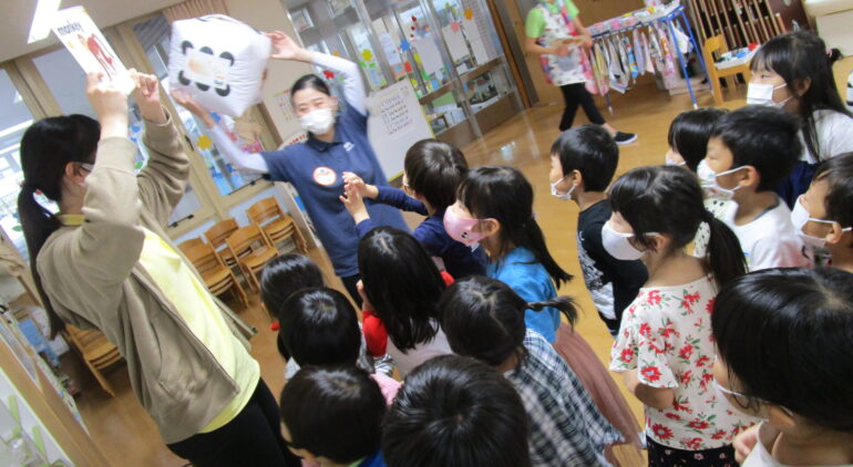 10 12 英語で遊ぼう つばさ組 キッズ陽だまり園 保育の陽だまり園